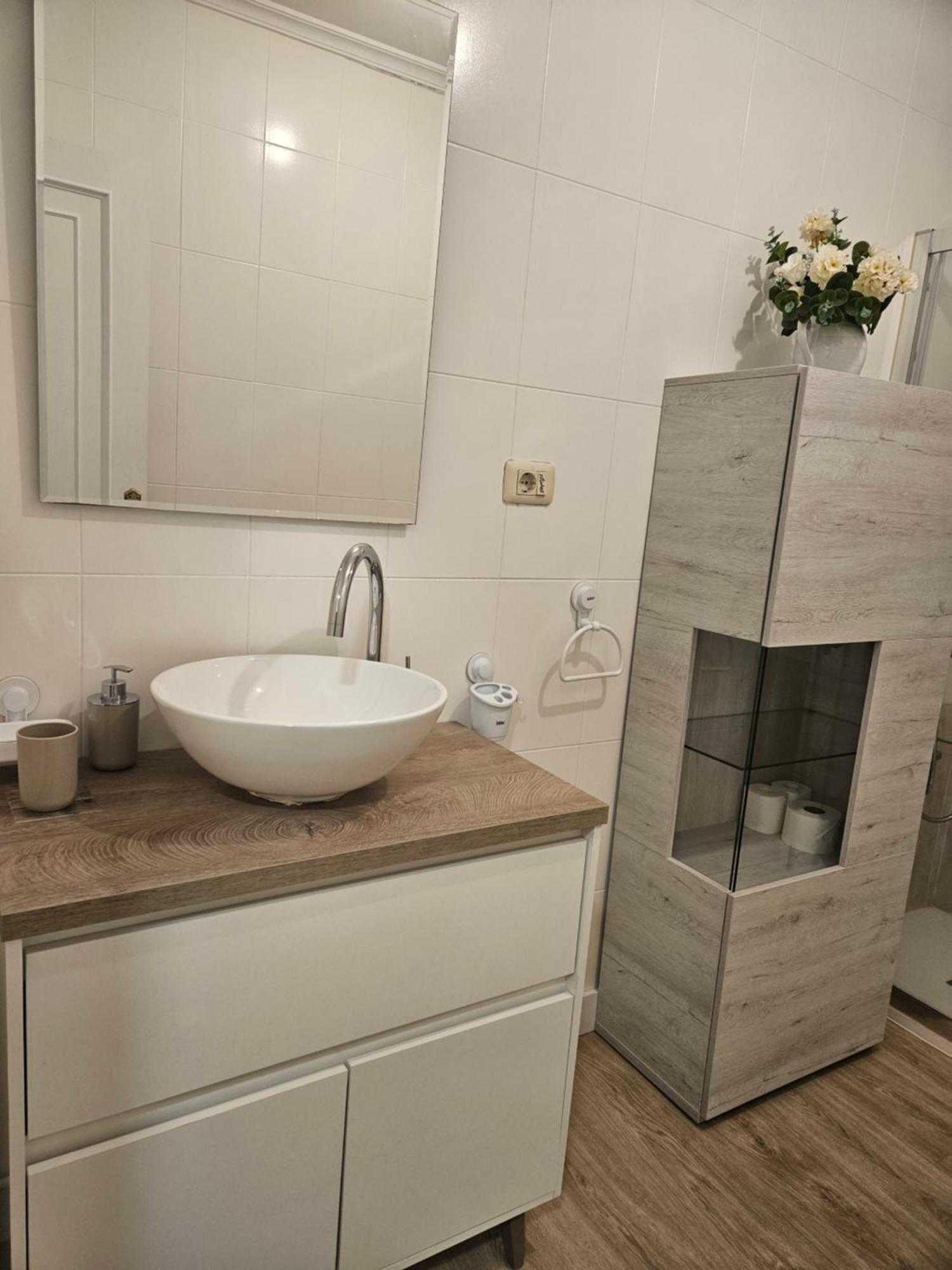 Alojamiento Ponte Romana Apartment Caldas De Reis Bagian luar foto